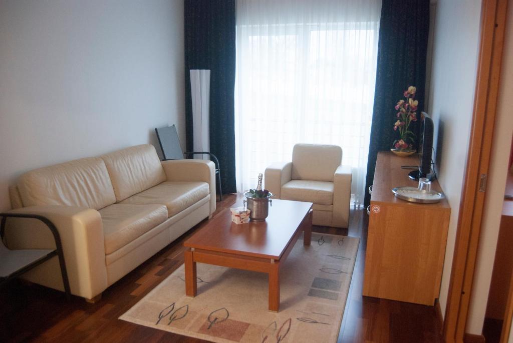 Raadimoisa Hotell Tartu Exterior foto