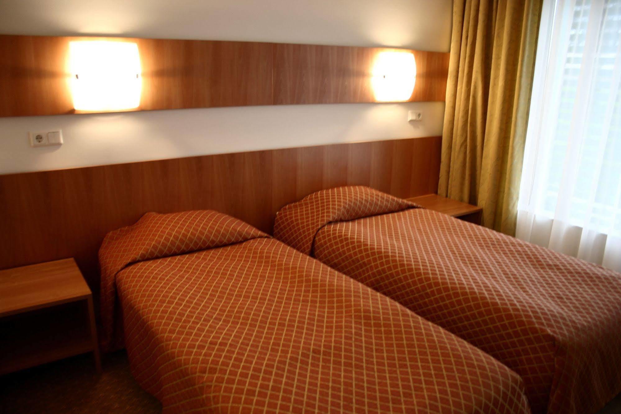Raadimoisa Hotell Tartu Exterior foto